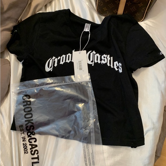 🎉HOST PICK🎉~ Crooks & Castles Cropped Tee⛓️ - Picture 1 of 1